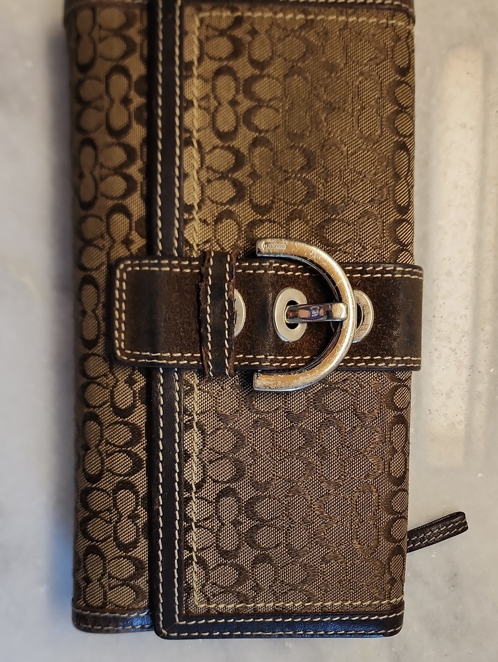 Authentic Early 2000s COACH wallet